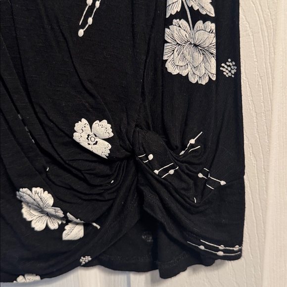 Maurices Black and White Floral Tank Top - Picture 2 of 3